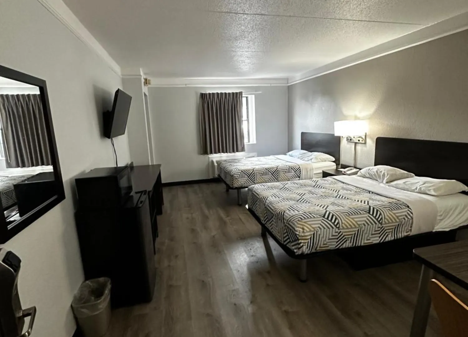 ** Hotel Motel 6-Hazelwood, Mo USA