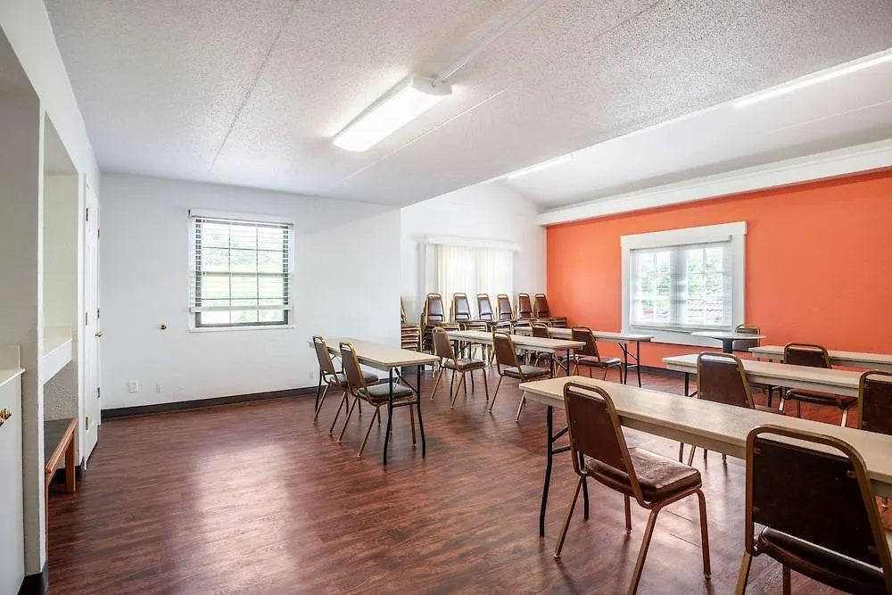 Motel 6-Hazelwood, Mo